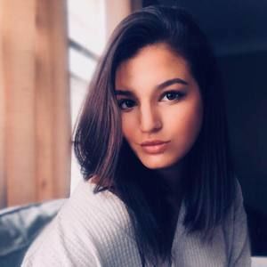 Meet your Posher, Leslie